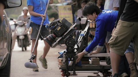 How to Use the Dolly Shot in Films and Commercials
