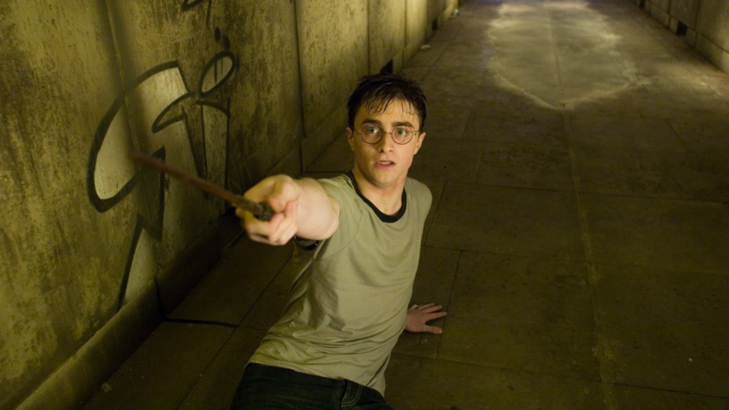 Harry Potter high angle shot