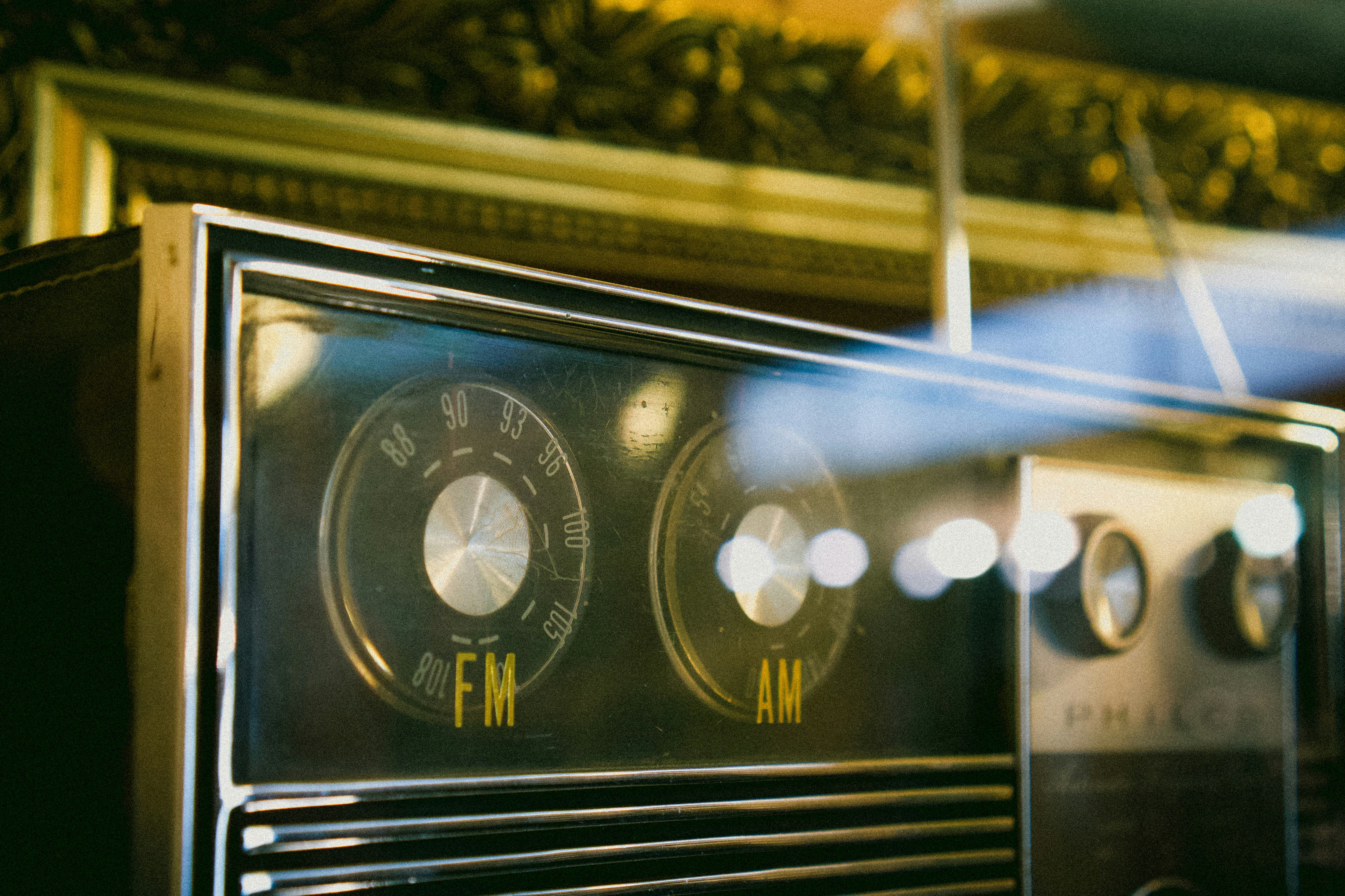 A black radio tunes to the AM frequency an audio sample rate much lower than the 48kHz used in video projects.