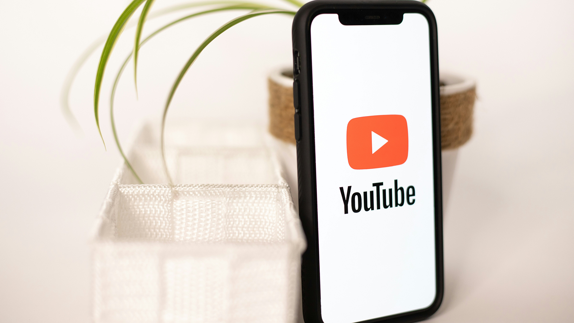 The Best Royalty Free Music for YouTube Live Streams - 10 Perfect ...